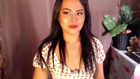 Snapshot of hot_babe0802 chatting on May 2026 02:08:02 AM HANNA online show from May 2026 02:08:02 AM