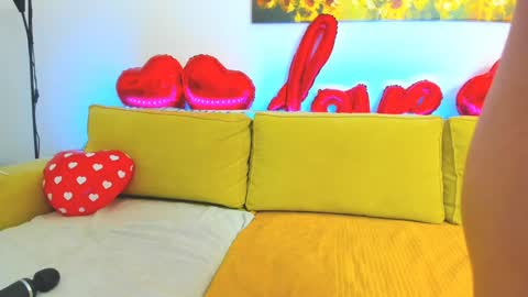 Snapshot of hot_babes_live chatting on February 2026 11:06:02 AM AnaVicky online show from February 2026 11:06:02 AM