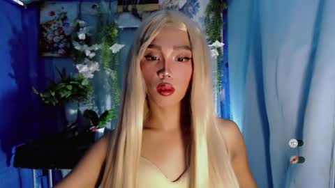 Snapshot of hot_khianna chatting on April 2026 05:27:02 AM Khianna online show from April 2026 05:27:02 AM