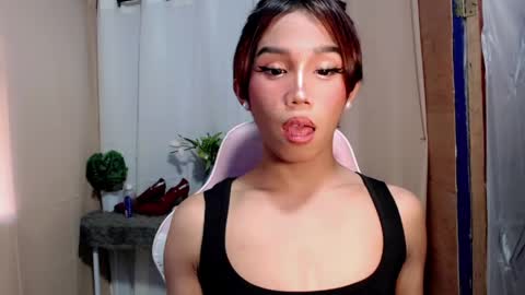 Snapshot of hot_khianna chatting on April 2026 07:45:01 AM Khianna online show from April 2026 07:45:01 AM