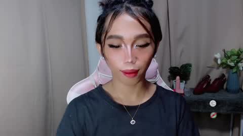 Snapshot of hot_khianna chatting on May 2026 12:32:02 PM Khianna online show from May 2026 12:32:02 PM