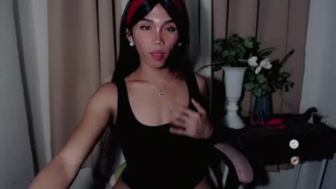 Khianna online show from May 2026 06:09:01 PM
