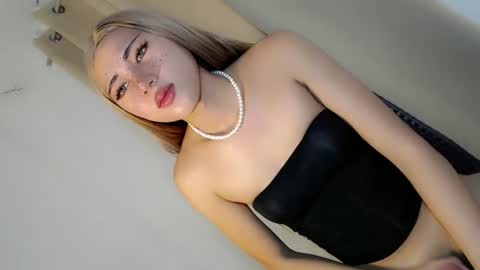 hot_little_angel18 online show from May 2026 02:08:02 AM