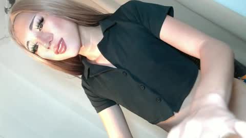 hot_little_angel18 online show from June 2026 03:23:02 AM