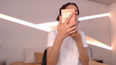 Alana online show from December 2024 08:33:01 PM