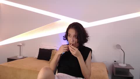 Alana online show from December 2024 09:15:01 PM