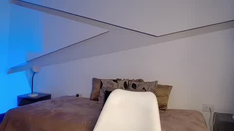 Alana online show from November 2025 09:48:01 PM