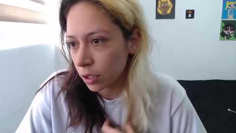 Mia online show from October 2025 02:17:02 PM