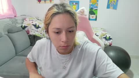 Mia online show from April 2026 01:03:01 PM