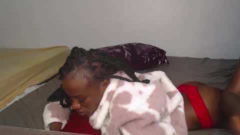 Hot petite online show from December 2024 06:44:01 AM