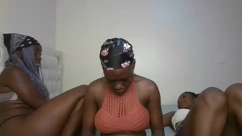 Hot petite online show from November 2025 01:37:01 AM