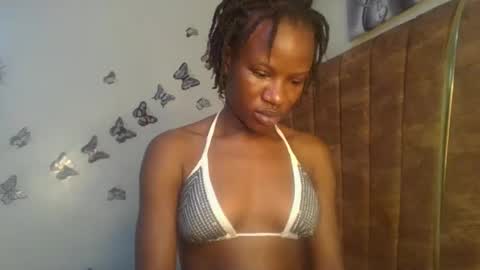 Snapshot of hot_petite100 chatting on April 2026 04:04:02 AM hot petite100 online show from April 2026 04:04:02 AM