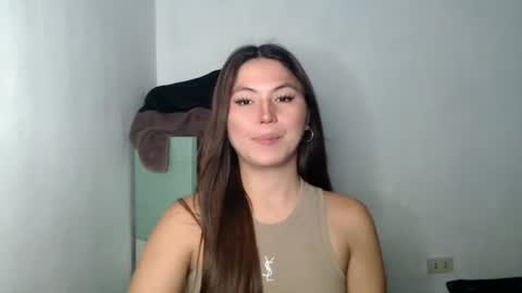 Nikki  online show from April 2026 07:06:01 PM
