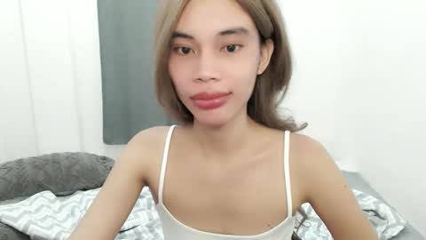 Snapshot of hot_princess143 chatting on November 2025 12:32:01 AM Ninna online show from November 2025 12:32:01 AM