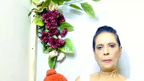 hot queen online show from June 2026 07:03:02 PM
