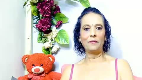hot queen online show from June 2026 05:12:02 PM