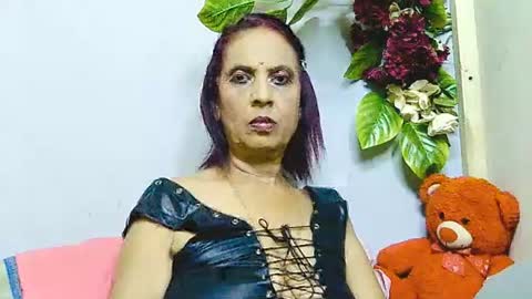 hot queen online show from June 2026 01:39:02 PM