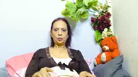 hot queen online show from June 2026 02:07:01 PM
