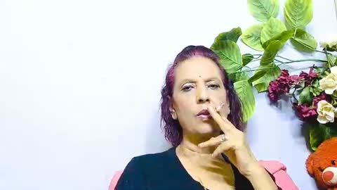 hot queen online show from July 2026 04:13:01 PM