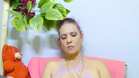 hot queen online show from July 2026 07:28:01 PM