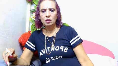 hot queen online show from July 2026 02:37:01 PM