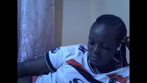 Snapshot of hot_raylah chatting on January 2026 11:08:01 PM RAYLAH online show from January 2026 11:08:01 PM