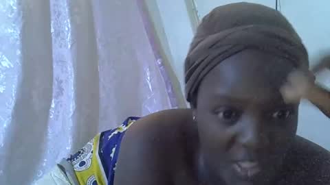 Snapshot of hot_raylah chatting on February 2026 01:04:01 PM RAYLAH online show from February 2026 01:04:01 PM