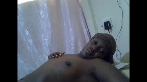 Snapshot of hot_raylah chatting on February 2026 11:18:01 AM RAYLAH online show from February 2026 11:18:01 AM