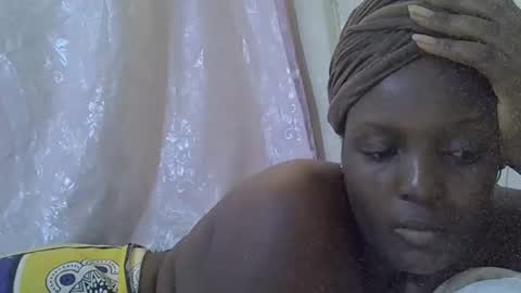 Snapshot of hot_raylah chatting on April 2026 08:04:02 AM RAYLAH online show from April 2026 08:04:02 AM