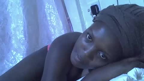 Snapshot of hot_raylah chatting on April 2026 08:11:02 PM RAYLAH online show from April 2026 08:11:02 PM