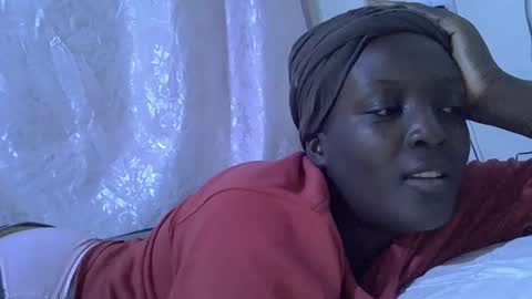 Snapshot of hot_raylah chatting on April 2026 06:50:01 PM RAYLAH online show from April 2026 06:50:01 PM
