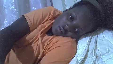 Snapshot of hot_raylah chatting on April 2026 10:37:02 PM RAYLAH online show from April 2026 10:37:02 PM