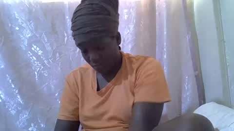 Snapshot of hot_raylah chatting on April 2026 07:47:01 AM RAYLAH online show from April 2026 07:47:01 AM
