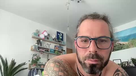 letmedoo2 online show from December 2024 12:30:02 PM