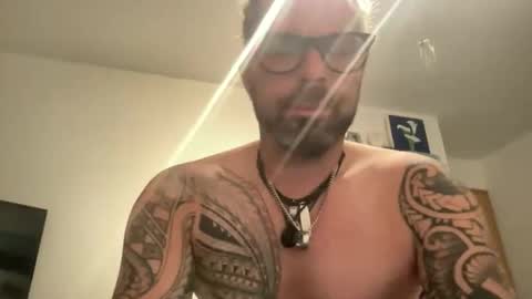 letmedoo2 online show from September 2025 08:03:01 PM