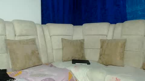 Hot Sharks   online show from July 2026 07:22:02 AM