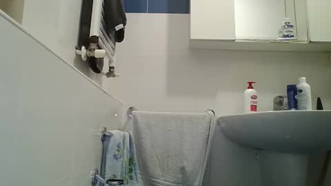 hotandwild2003 online show from February 2026 12:01:01 AM