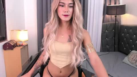 Snapshot of hotasian_janella chatting on May 2026 04:15:01 PM janella and ken online show from May 2026 04:15:01 PM