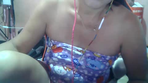 Snapshot of hotbetty_45 chatting on January 2025 01:11:01 AM hotbetty_45 online show from January 2025 01:11:01 AM