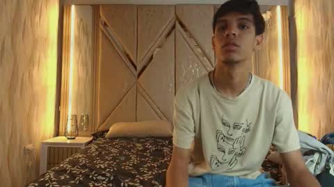 hotcouple_222 online show from February 2026 07:23:01 AM