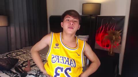 Snapshot of hotfucker_drei chatting on October 2025 08:00:01 AM hotfucker_drei online show from October 2025 08:00:01 AM