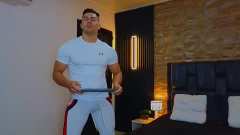 Snapshot of hotfuckers4uu chatting on February 2025 11:20:01 PM felipe marcello online show from February 2025 11:20:01 PM