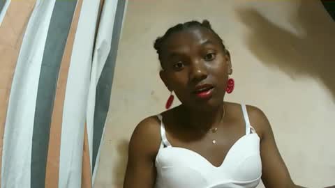 Snapshot of hotiesveronique chatting on September 2025 12:18:01 PM veronique online show from September 2025 12:18:01 PM