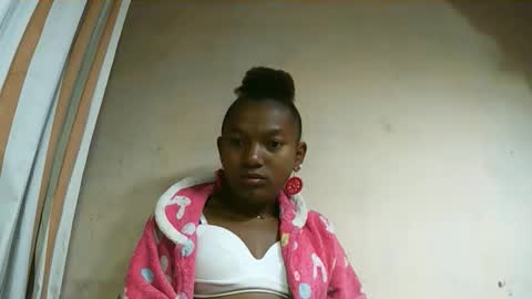 Snapshot of hotiesveronique chatting on October 2025 01:14:02 AM veronique online show from October 2025 01:14:02 AM