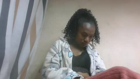 Snapshot of hotiesveronique chatting on October 2025 04:13:01 AM veronique online show from October 2025 04:13:01 AM