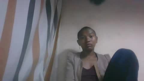 Snapshot of hotiesveronique chatting on October 2025 03:07:02 AM veronique online show from October 2025 03:07:02 AM