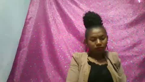 Snapshot of hotiesveronique chatting on November 2025 05:09:02 AM veronique online show from November 2025 05:09:02 AM