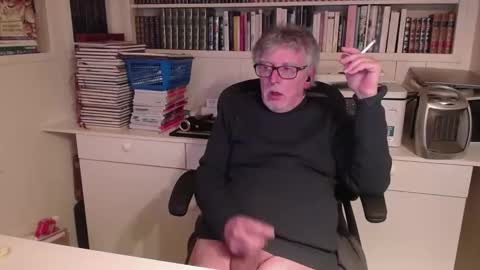 Snapshot of hotlux_54 chatting on December 2024 04:25:01 PM hotlux_54 online show from December 2024 04:25:01 PM