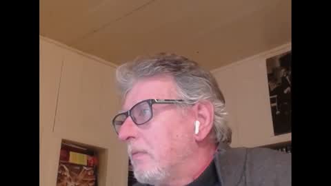 Snapshot of hotlux_54 chatting on December 2024 11:34:02 PM hotlux_54 online show from December 2024 11:34:02 PM