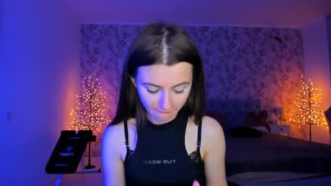 hotmolly_ online show from May 2026 06:45:02 PM